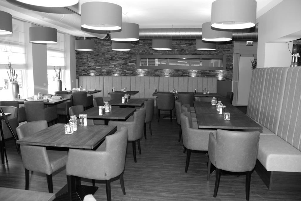 Hotel-Restaurant Thuis! Dinteloord ภายนอก รูปภาพ