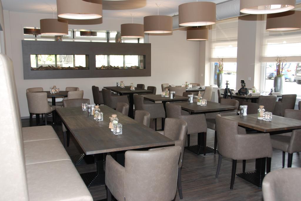 Hotel-Restaurant Thuis! Dinteloord ภายนอก รูปภาพ