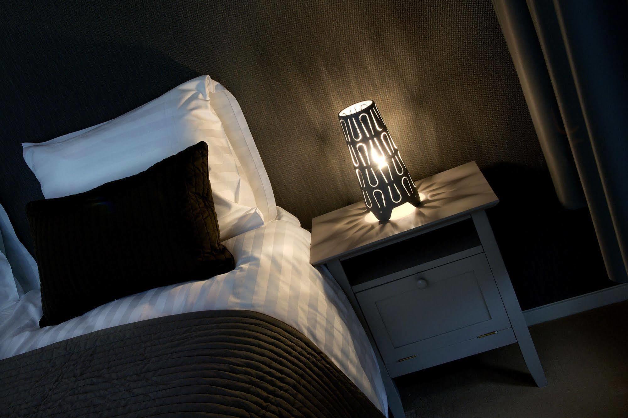 Hotel-Restaurant Thuis! Dinteloord ภายนอก รูปภาพ