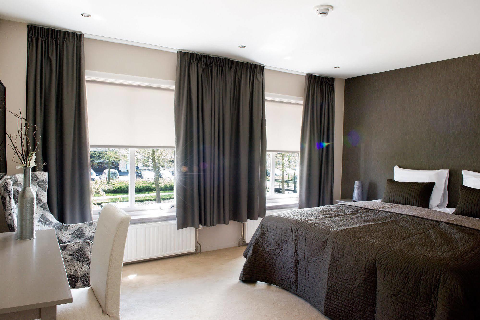 Hotel-Restaurant Thuis! Dinteloord ภายนอก รูปภาพ