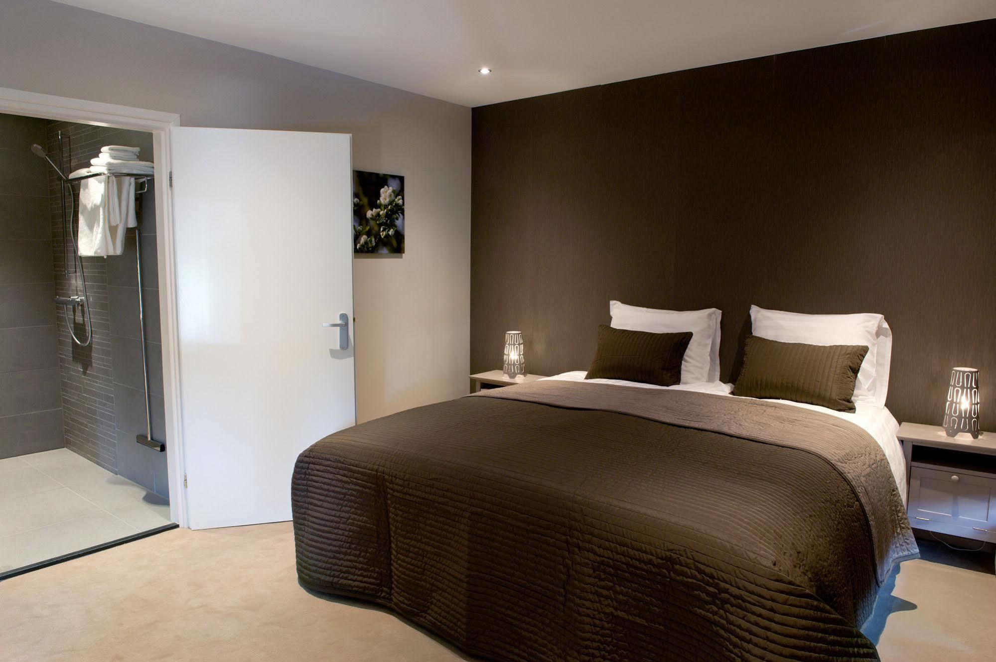 Hotel-Restaurant Thuis! Dinteloord ภายนอก รูปภาพ