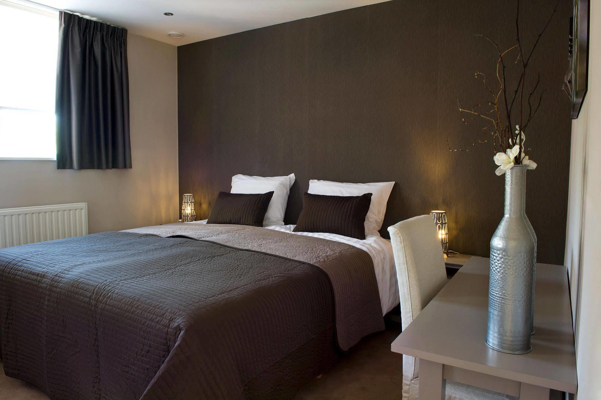 Hotel-Restaurant Thuis! Dinteloord ภายนอก รูปภาพ